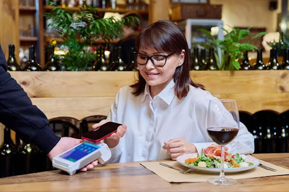 How Mobile POS Works In Real Restaurant Settings